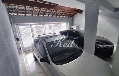 Imagem: A casa possui 3 Dormitórios, 2 Banheiros, 3 Vagas na garagem