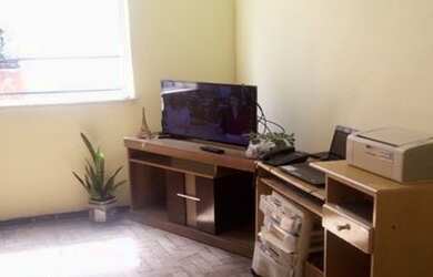 Imagem: O apartamento possui 1 Dormitório, 1 Banheiro, 1 Vaga na garagem