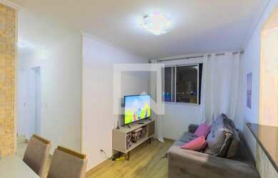 Imagem: O apartamento possui 2 Dormitórios, 1 Banheiro, 1 Vaga na garagem