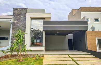 Imagem: A casa em condomínio possui 3 Dormitórios, 2 Banheiros, 2