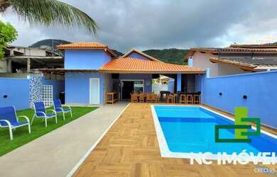 Imagem: A casa possui 4 Dormitórios, 4 Banheiros, 220m² de Área e