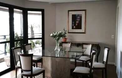 Imagem: O apartamento possui 4 Dormitórios, 5 Banheiros, 4 Vagas na