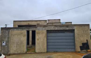 Imagem: A casa possui 2 Dormitórios, 1 Banheiro, 1 Vaga na garagem