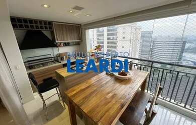 Imagem: O apartamento possui 3 Dormitórios, 4 Banheiros, 2 Vagas na