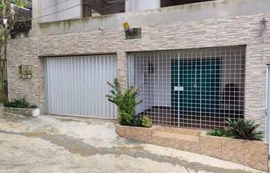 Imagem: A casa possui 3 Dormitórios, 3 Banheiros, 2 Vagas na garagem