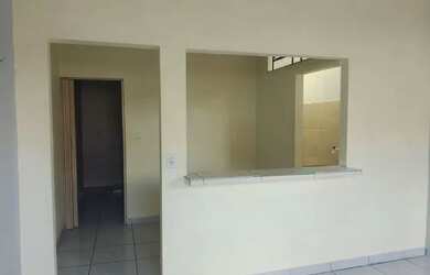 Imagem: A kitnet possui 1 Dormitório, 1 Banheiro e 1 Vaga na garagem