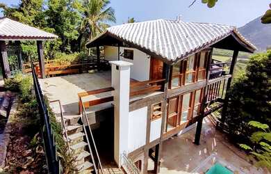 Imagem: A casa em condomínio possui 5 Dormitórios, 5 Banheiros, 4