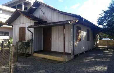 Imagem: A casa possui 3 Dormitórios, 1 Banheiro e 100m² de Área e