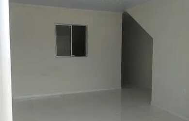 Imagem: A casa em condomínio possui 3 Dormitórios, 1 Banheiro, 1 Vaga