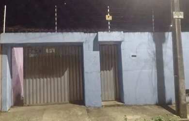 Imagem: A casa possui 2 Dormitórios, 2 Banheiros, 1 Vaga na garagem