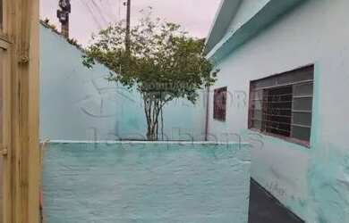 Imagem: A casa possui 1 Dormitório, 1 Banheiro, 2 Vagas na garagem