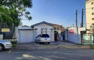 Imagem: A casa possui 2 Dormitórios, 2 Banheiros, 4 Vagas na garagem