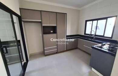 Imagem: A casa em condomínio possui 3 Dormitórios, 2 Banheiros, 2