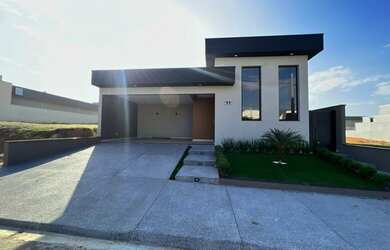 Imagem: A casa em condomínio possui 3 Dormitórios, 3 Banheiros, 2