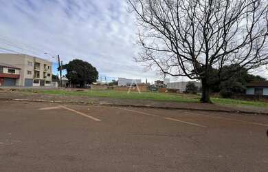 Imagem: O terreno para alugar possui 1368m² de Área e está localizado