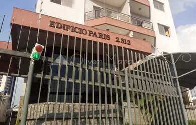 Imagem: O apartamento possui 3 Dormitórios, 1 Banheiro, 2 Vagas na