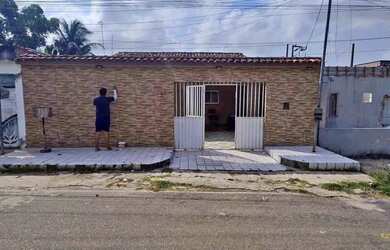 Imagem: A casa possui 2 Dormitórios e está localizado em Tancredo