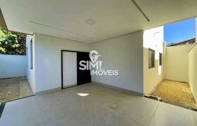 Imagem: A casa possui 3 Dormitórios, 2 Banheiros, 1 Vaga na garagem