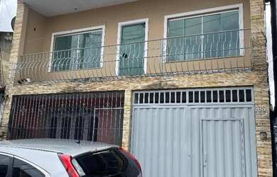 Imagem: A casa possui 2 Dormitórios, 2 Banheiros, 1 Vaga na garagem