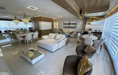 Imagem: O apartamento possui 4 Dormitórios, 3 Banheiros, 2 Vagas na