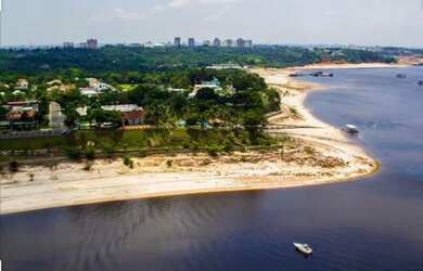 Imagem: O terreno possui 800m² de Área e está localizado em Ponta