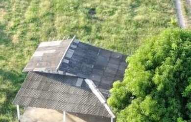 Imagem: A casa possui 2 Dormitórios, 2 Banheiros, 2 Vagas na garagem