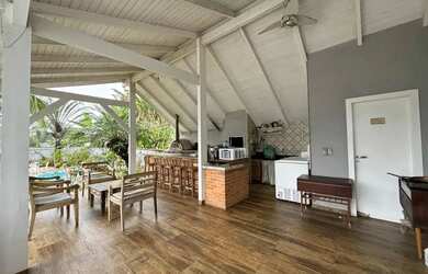 Imagem 10: Casa com 210 m² em localização privilegiada com área de festas e piscina