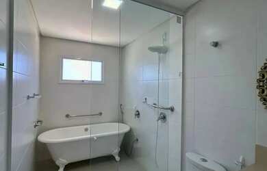 Imagem: O apartamento possui 3 Dormitórios, 4 Banheiros, 2 Vagas na