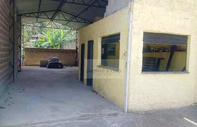 Imagem: O depósito possui 2 Vagas na garagem, 90m² de Área e está