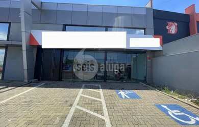 Imagem: O depósito possui 4 Vagas na garagem, 102m² de Área e está