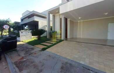 Imagem: A casa em condomínio possui 3 Dormitórios, 4 Banheiros, 2