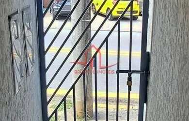 Imagem: A casa possui 3 Dormitórios, 3 Banheiros, 190m² de Área