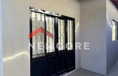 Imagem: A casa possui 3 Dormitórios, 2 Banheiros, 3 Vagas na garagem