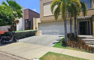 Imagem: A casa em condomínio possui 5 Dormitórios, 5 Banheiros, 4