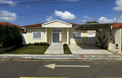 Imagem: A casa em condomínio possui 3 Dormitórios, 3 Banheiros, 2