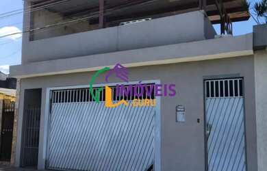 Imagem: A casa possui 3 Dormitórios, 3 Banheiros, 2 Vagas na garagem