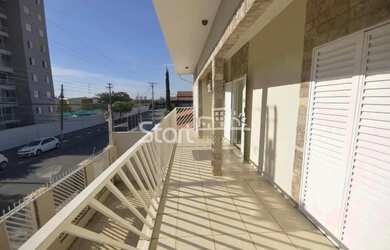 Imagem: O depósito possui 4 Vagas na garagem e 312m² de Área e está