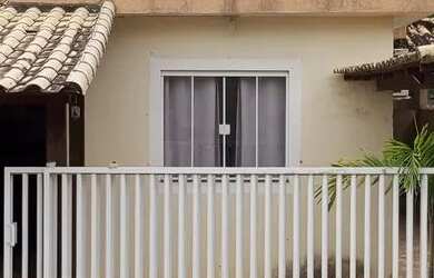 Imagem: A casa em condomínio à venda possui 2 Dormitórios, 2 Banheiros