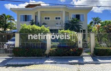 Imagem: A casa em condomínio possui 5 Dormitórios, 5 Banheiros, 4