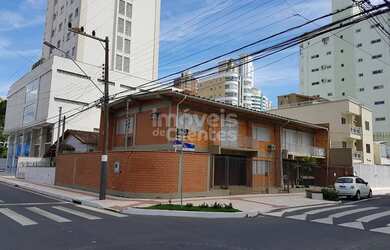 Imagem 1: Sobrado de esquina em Balneário Camboriú