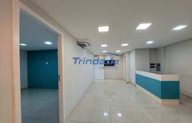 Imagem: O depósito possui 2 Vagas na garagem, 90m² de Área e está