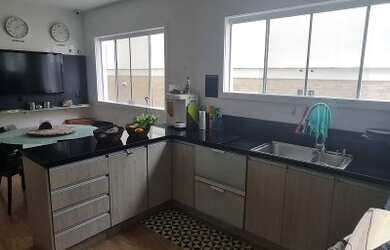 Imagem 12: Casa de condomínio para venda tem 440 metros quadrados com 4 quartos