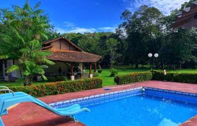 Imagem 2: Chácara pais e filhos. PiscinaeChurrasqueira