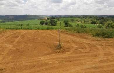 Imagem: O terreno possui 465m² de Área e está localizado em Ponte