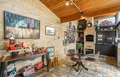 Imagem: A casa possui 3 Dormitórios, 2 Banheiros, 140m² de Área e