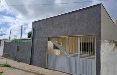 Imagem: A casa possui 2 Dormitórios, 1 Banheiro, 1 Vaga na garagem