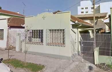 Imagem: O terreno possui 210m² de Área e está localizado em Alto