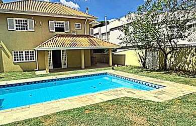 Imagem: A casa em condomínio possui 4 Dormitórios, 5 Banheiros, 5