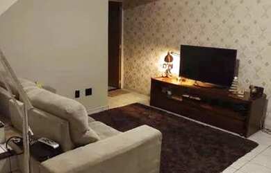 Imagem: A casa possui 3 Dormitórios, 2 Banheiros, 2 Vagas na garagem