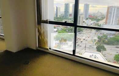 Imagem: O depósito possui 3 Vagas na garagem, 107m² de Área e está